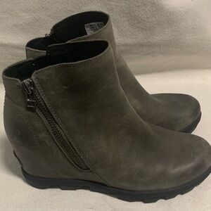 Sorel Womens Joan Of Arctic Wedge II Zip Bootie 8.5 Leather Waterproof NL3364052